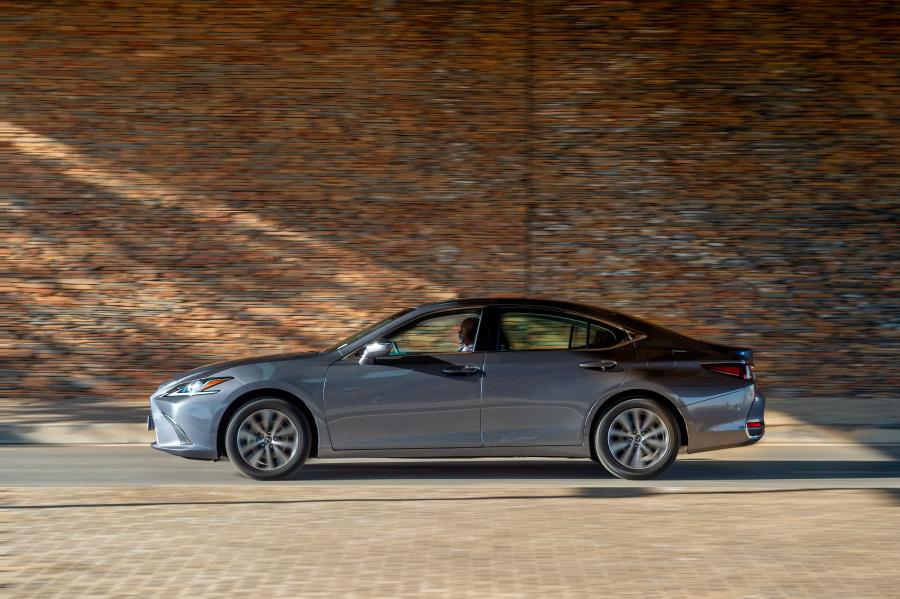  Lexus ES250 2018 года  (ZA) (фото 21 из 26)
